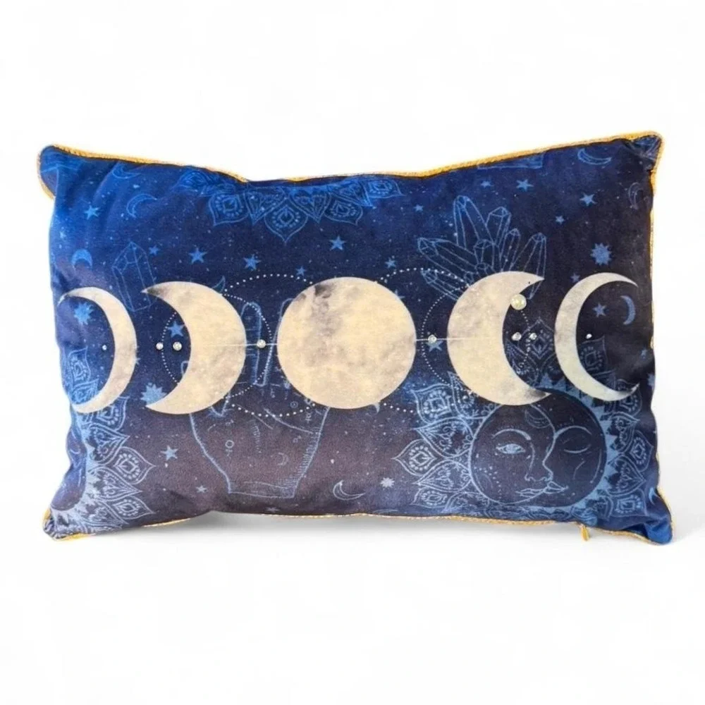 Tarot Moon Phase Pillow blue‎ with yellow trim, excellent condition 18